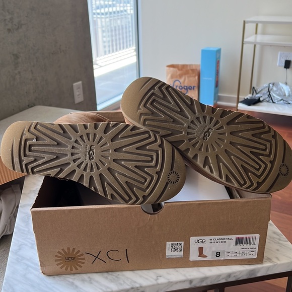 UGG classic tall boots - Picture 8 of 8